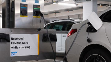 Elektrifizierte Dienstwagenflotte bei SAP: "Laden während der Arbeitszeit ideal"