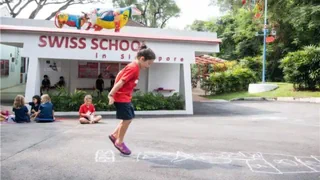 Warum Schweizerschulen im Ausland um ihre Zukunft bangen müssen