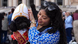 Wieder schwarzer Rauch - Warten auf den neuen Papst