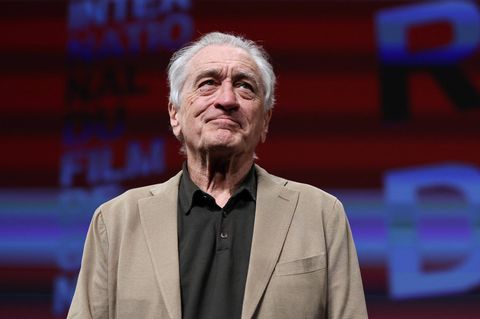 Plötzlich wird Robert De Niro so persönlich, dass seine Frau neben der Bühne weint