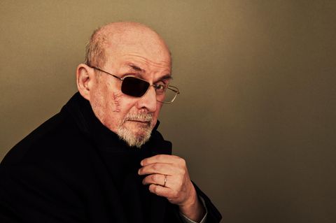 Salman Rushdie: "Mein Attentäter war verdammt nah dran, mich umzubringen"
