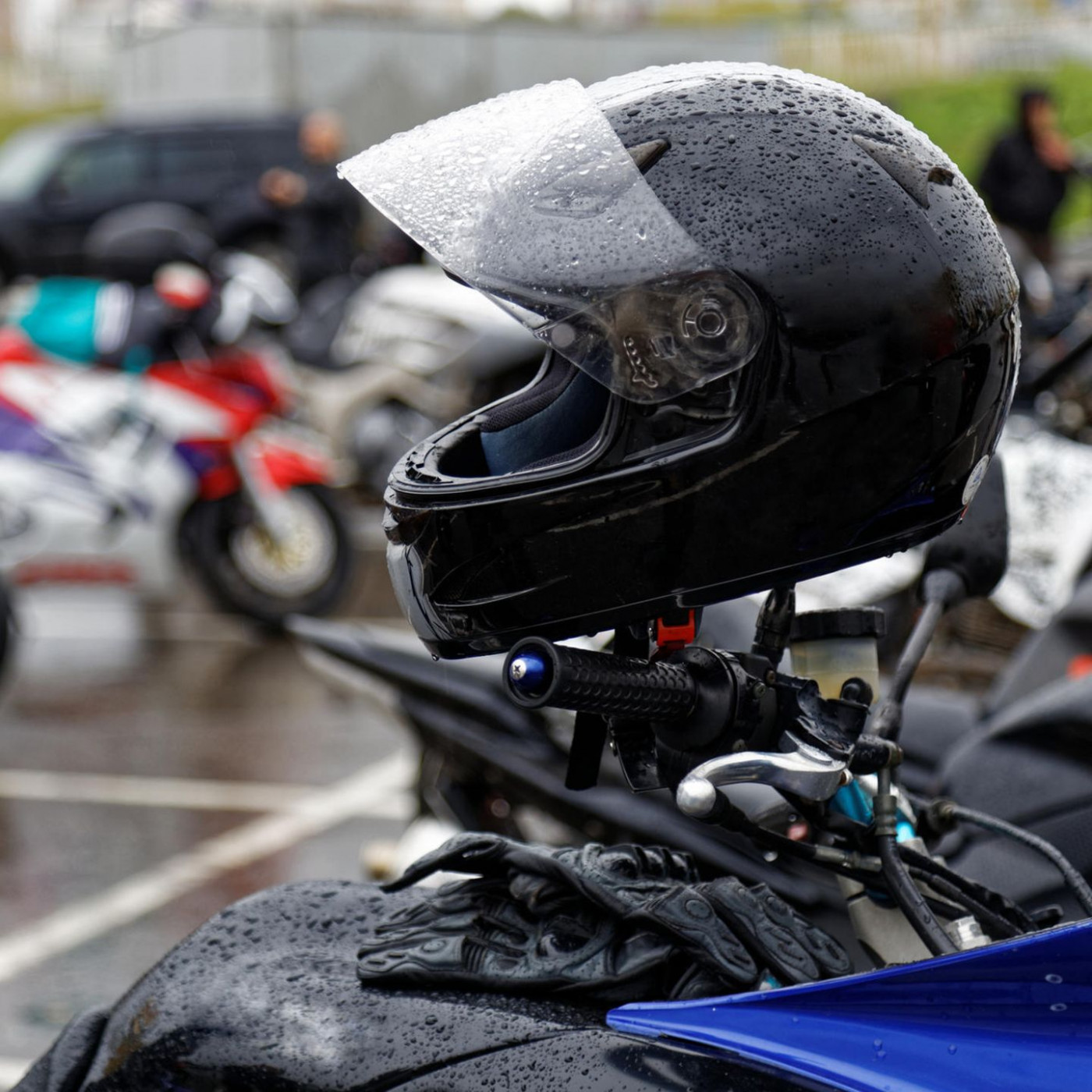 Das zeichnet wasserdichte Regenkleidung für Motorradfahrer aus
