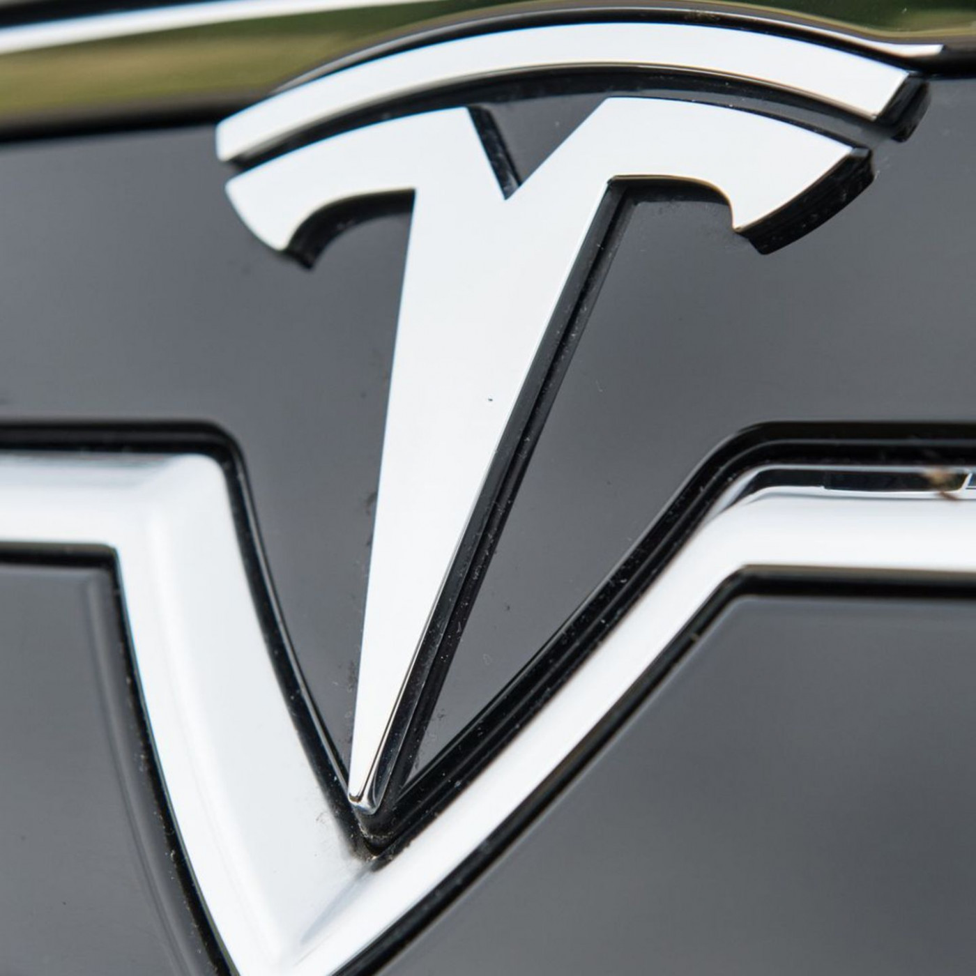 Tesla-Verkäufe haben sich in Europa innerhalb eines Monats halbiert