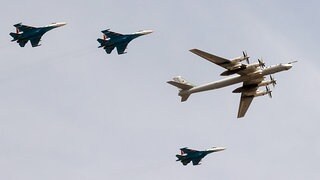 Ukraine greift Militärstützpunkte an – Russland nimmt Verdächtige fest