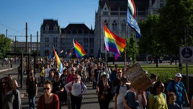 Gutachten wertet Ungarns LGBTQ-Gesetz als rechtswidrig