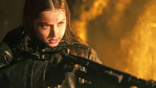 Vom Babe zum Badass: die Geschichte der Girls with Guns