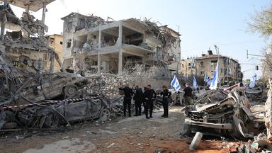 Luftalarm, Raketenabwehr und Explosionen