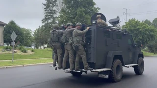 Attentat auf demokratische Politikerin – Grossfahndung nach Täter