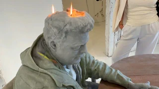 Ein Künstler brennt sich ab