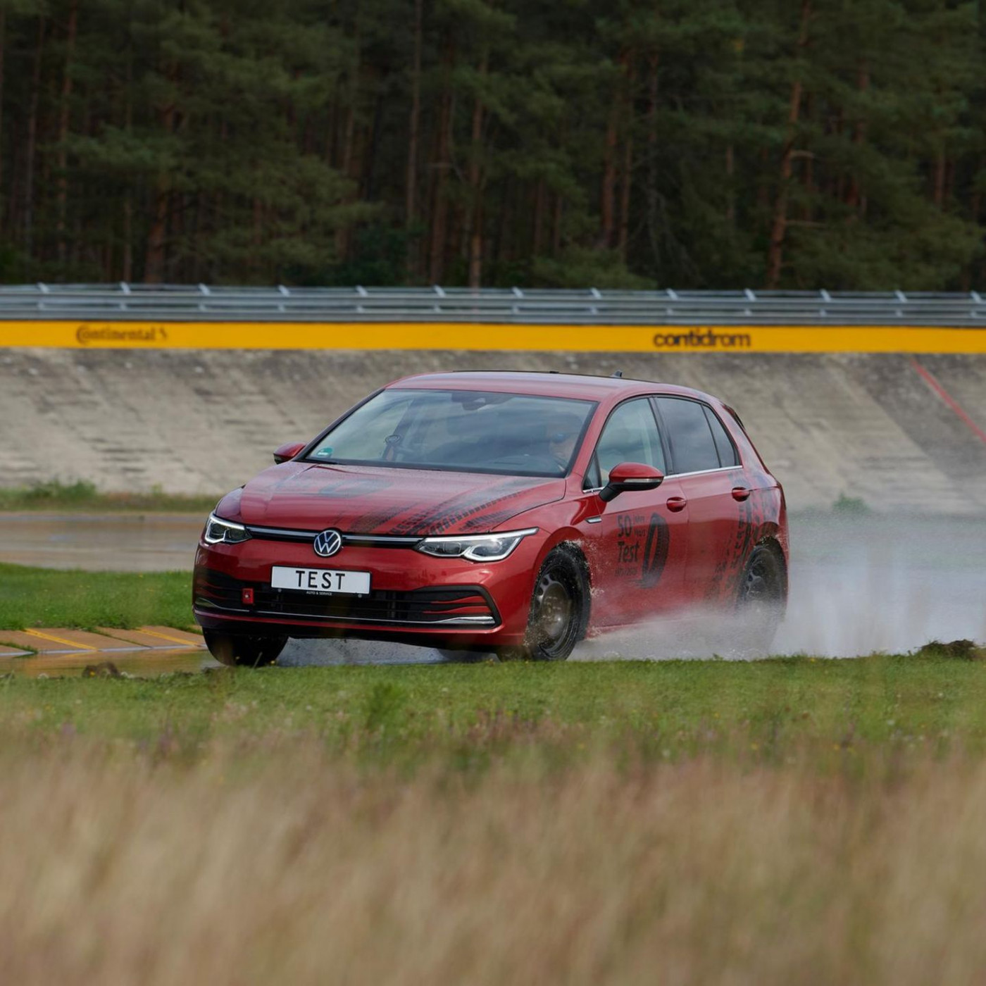 ADAC-Test Ganzjahresreifen: vier Top-Modelle und viele Versager