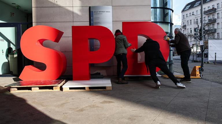 Bei der SPD geht es um Krieg und Frieden