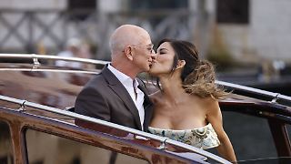 Jeff Bezos und Lauren Sánchez turteln sich warm