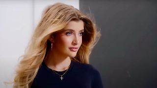 Sami Sheen: Brüste raus, Botschaft rein?