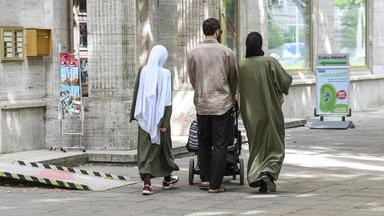 Bundestag beschließt Aussetzung des Familiennachzugs