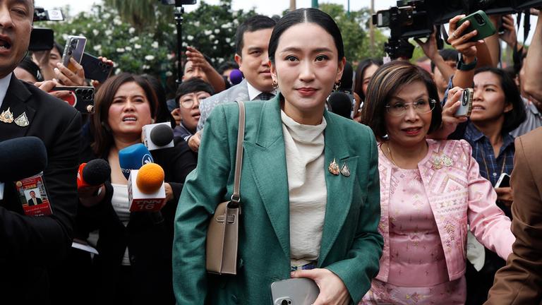 Thailändische Regierungschefin suspendiert