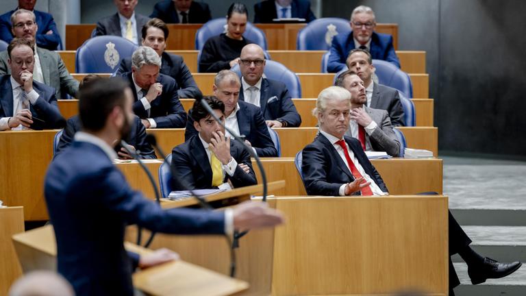 Parlament stimmt für Verschärfung von Asylgesetz