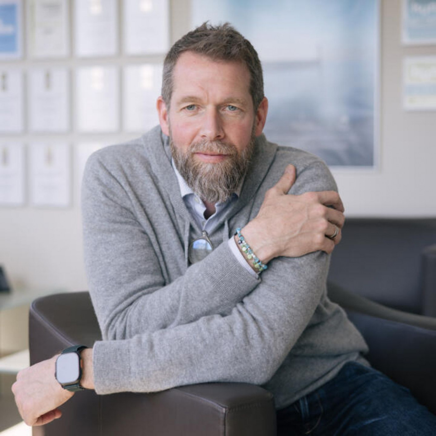 1998 wird Bodo Janssen entführt. Eines Tages schreibt sein Peiniger bei LinkedIn