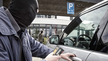 Millionen-Betrug mit Luxuskarossen: Autoschieber-Bande verurteilt