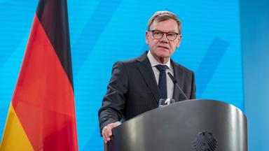 Wadephul will bessere Haftbedingungen für Maja T.