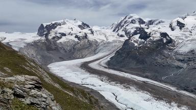 Ein Staudamm am Gletscher spaltet die Schweiz
