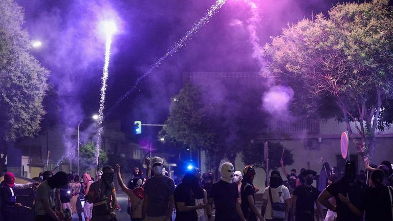 Wer steckt hinter den Krawallen in Spanien?