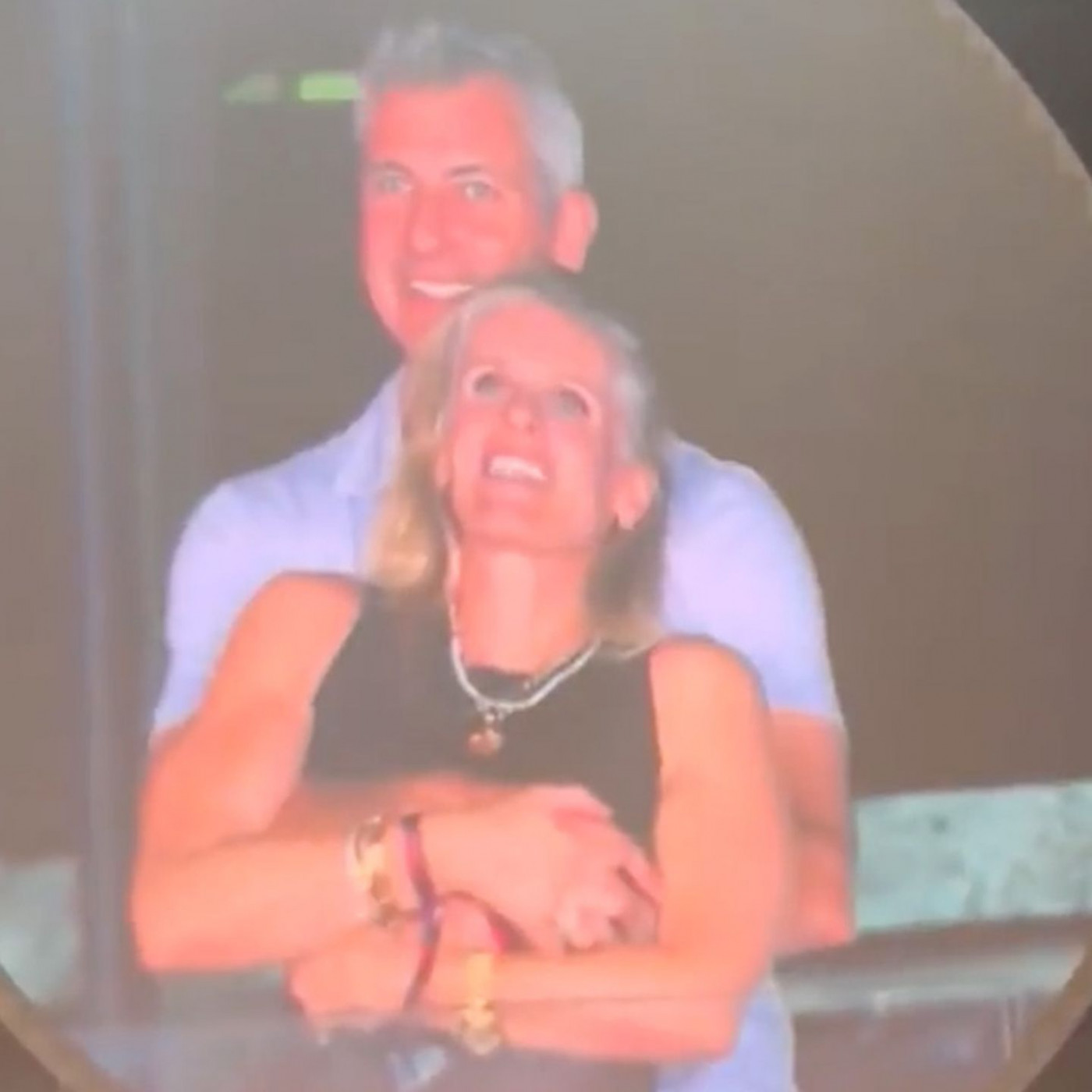 So reagiert die gehörnte Ehefrau auf den Kiss-Cam-Vorfall