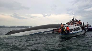 Touristenschiff in Halong-Bucht gekentert