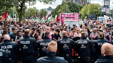 Polizei löst queere Palästina-Demo in Berlin auf