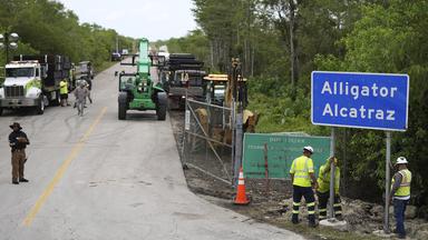 Gericht verhängt Baustopp für "Alligator Alcatraz"