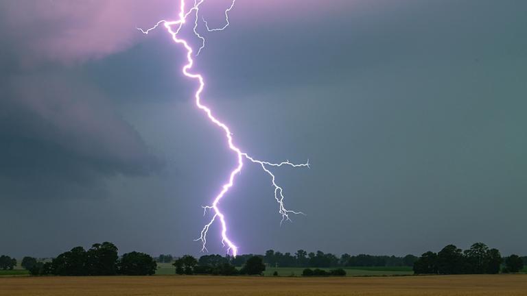 Viel Regen, wenig Blitze