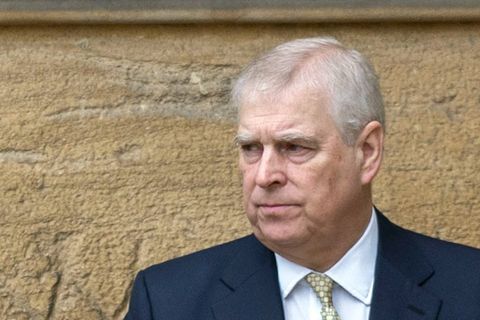 Er beschimpft Bauarbeiter vor seinem Anwesen