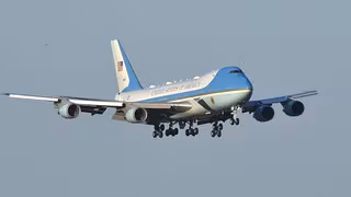 Air Force One mit Trump in Alaska gelandet – Putin wird erwartet