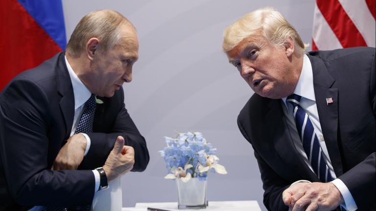 Trump umgarnen, den Westen spalten