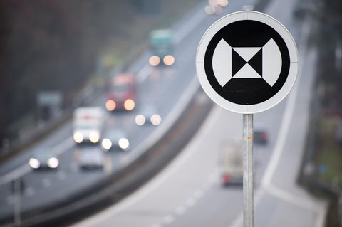 Dieses Verkehrsschild gibt es nur 13 Mal in Deutschland – kennen Sie die Bedeutung?