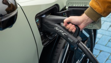 EU-Neuzulassungen: Stromer etablieren sich weiter
