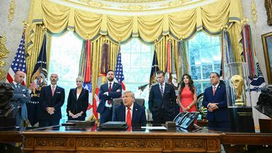 Trump droht Nachrichtensendern mit Entzug der Lizenz