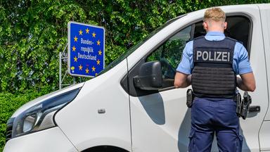 Dobrindt hält Zurückweisungen für "hochwirksam"