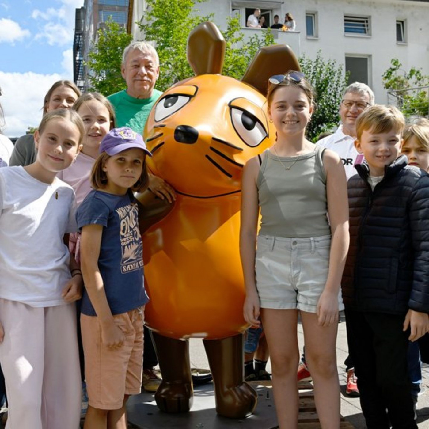 Mausfigur vor dem WDR zurück
