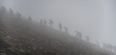 Bergwandern am Abgrund der Entfremdung