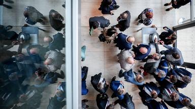 Fehlen im Bundestag soll teurer werden