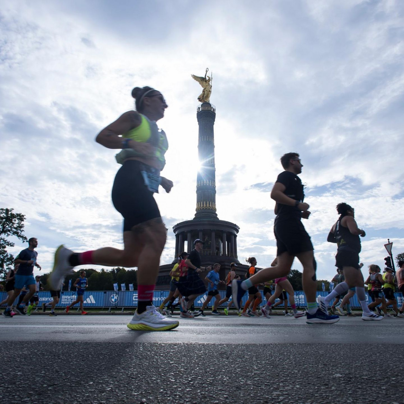 Influencerinnen laufen den Berlin-Marathon gleich zweimal