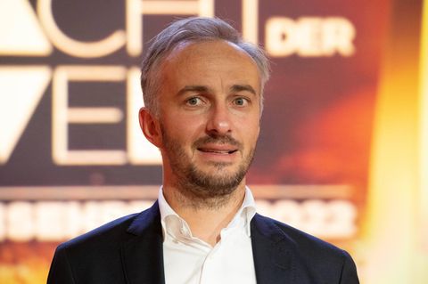 Jan Böhmermann sagt Rapper-Auftritt nach Antisemitismus-Debatte ab