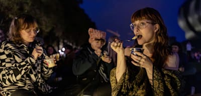 U30, einsam, jetzt Pudding im Park – Wie die Gen Z mit sich selber hadert