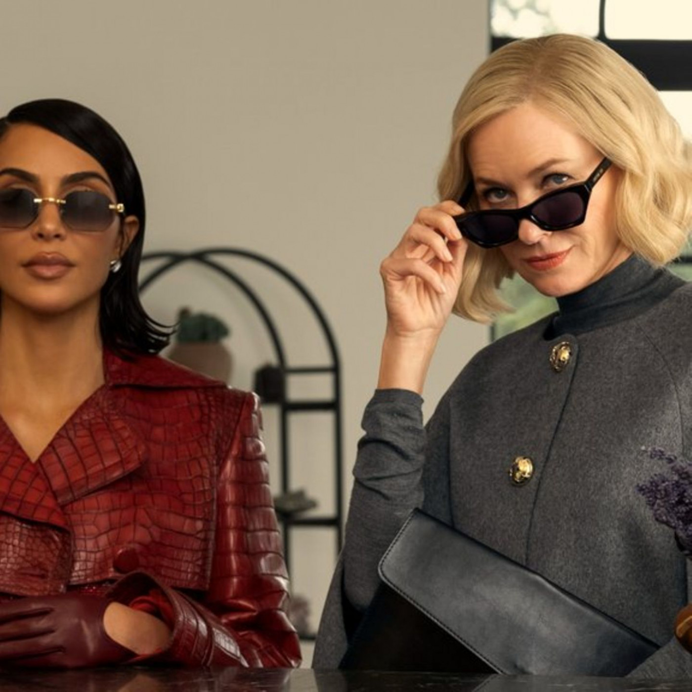 Kim Kardashian und Naomi Watts im Rosenkrieg