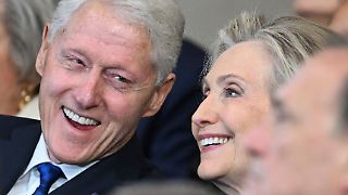 Die Clintons kramen Hochzeitsfotos aus der Mottenkiste