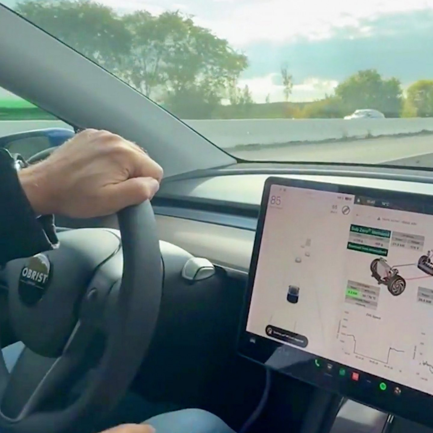 Weltweit erstes Auto fährt CO2-negativ – und knackt Weltrekord