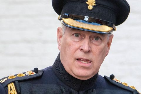 Schmierenkampagne mit Hilfe eines Polizisten?