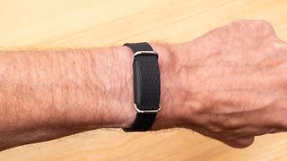 Das Hilo-Band erkennt gefährliche Blutdruckwerte frühzeitig