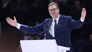 Warum in Serbien eine Partei das Land im Griff hat