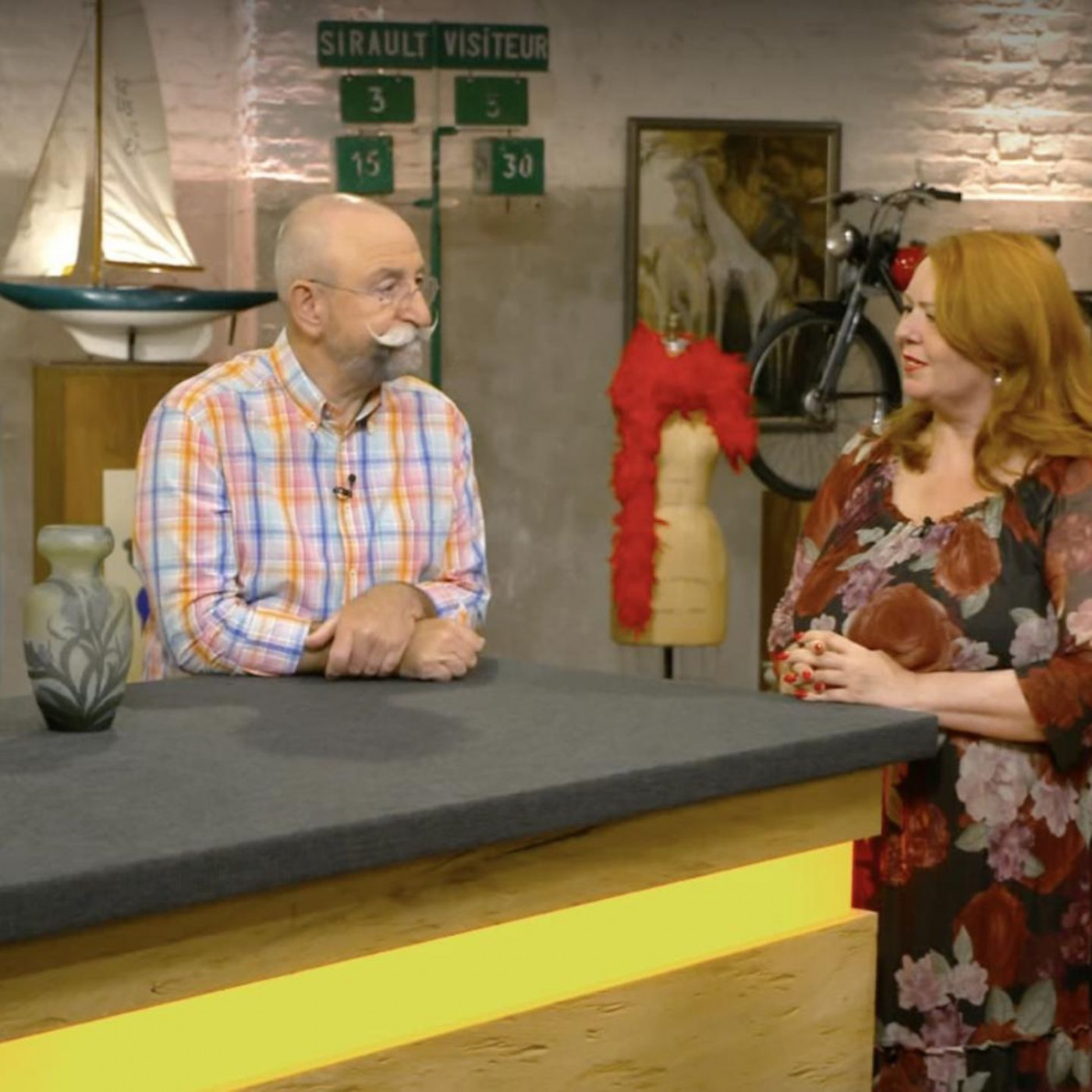 Horst Lichter schockt die Verkäuferinnen: "Es ist eine Fälschung"